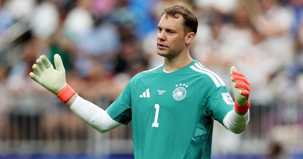 Manuel Neuer vi phạm luật FIFA ngày tái xuất đội tuyển Đức, may mắn thoát án phạt - hình ảnh - vipqq88.com