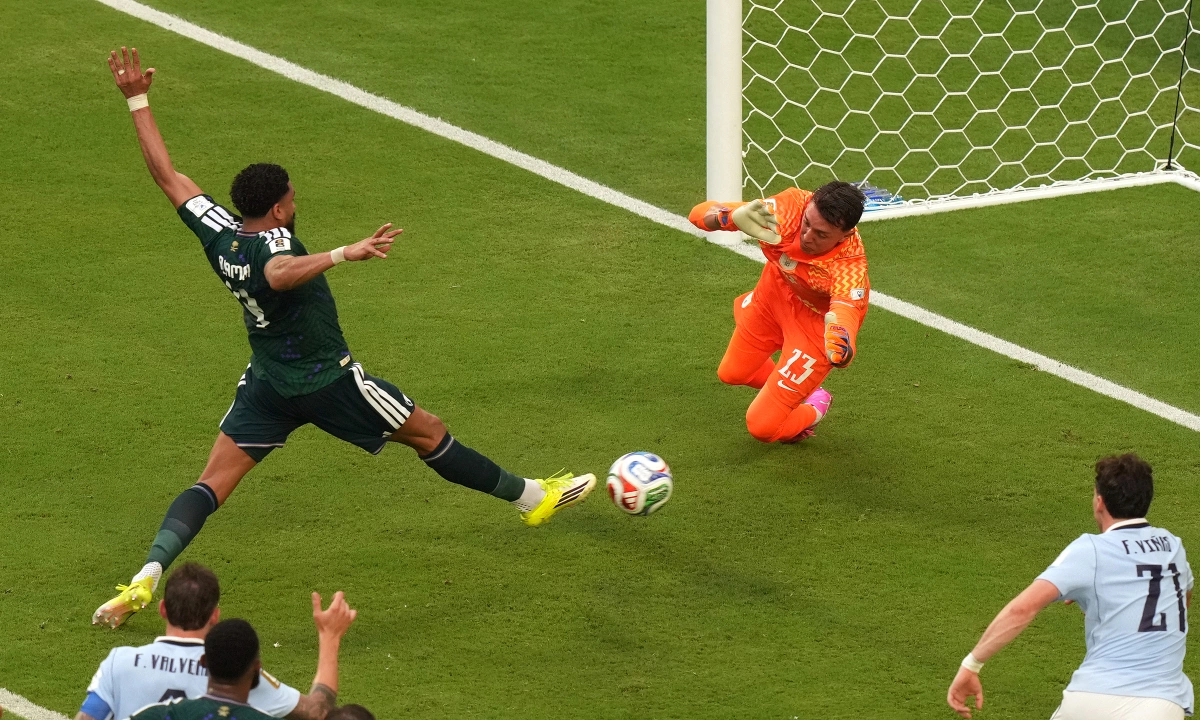 Arab Saudi 1-0 Uruguay (H2): Cột dọc cứu thua – Cơ hội vàng cho cược thủ QQ88 - hình ảnh - vipqq88.com