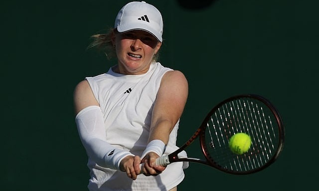 Tay vợt Anh Francesca Jones mong Wimbledon linh hoạt lịch thi đấu để theo dõi World Cup 2026 - hình ảnh - vipqq88.com