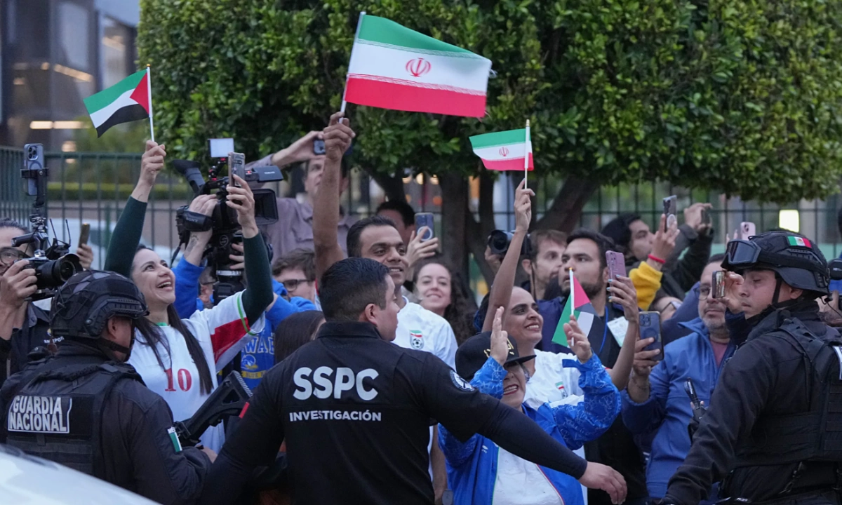 FIFA Thu Hồi Suất Vé World Cup Của CĐV Iran: Ảnh Hưởng Đến Fan Việt Nam? - hình ảnh - vipqq88.com FIFA Thu Hồi Suất Vé World Cup Của CĐV Iran: Ảnh Hưởng Đến Fan Việt Nam? - hình ảnh - vipqq88.com