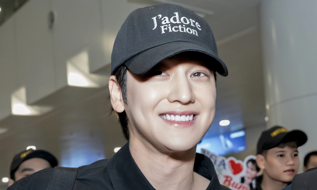 QQ88 chính thức: Mỹ nam ‘Vườn sao băng’ Kim Bum đến Hà Nội, fan Việt háo hức - hình ảnh - vipqq88.com QQ88 chính thức: Mỹ nam ‘Vườn sao băng’ Kim Bum đến Hà Nội, fan Việt háo hức - hình ảnh - vipqq88.com