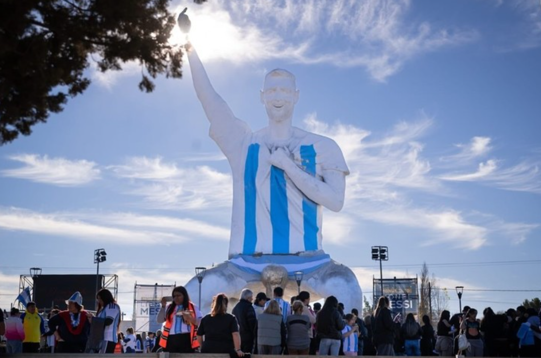 Argentina khánh thành tượng Messi cao 26 mét: góc nhìn mới cho người chơi Việt - hình ảnh - vipqq88.com