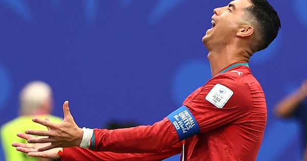 Đến lúc Ronaldo nên ngồi dự bị? - hình ảnh - vipqq88.com Đến lúc Ronaldo nên ngồi dự bị? - hình ảnh - vipqq88.com