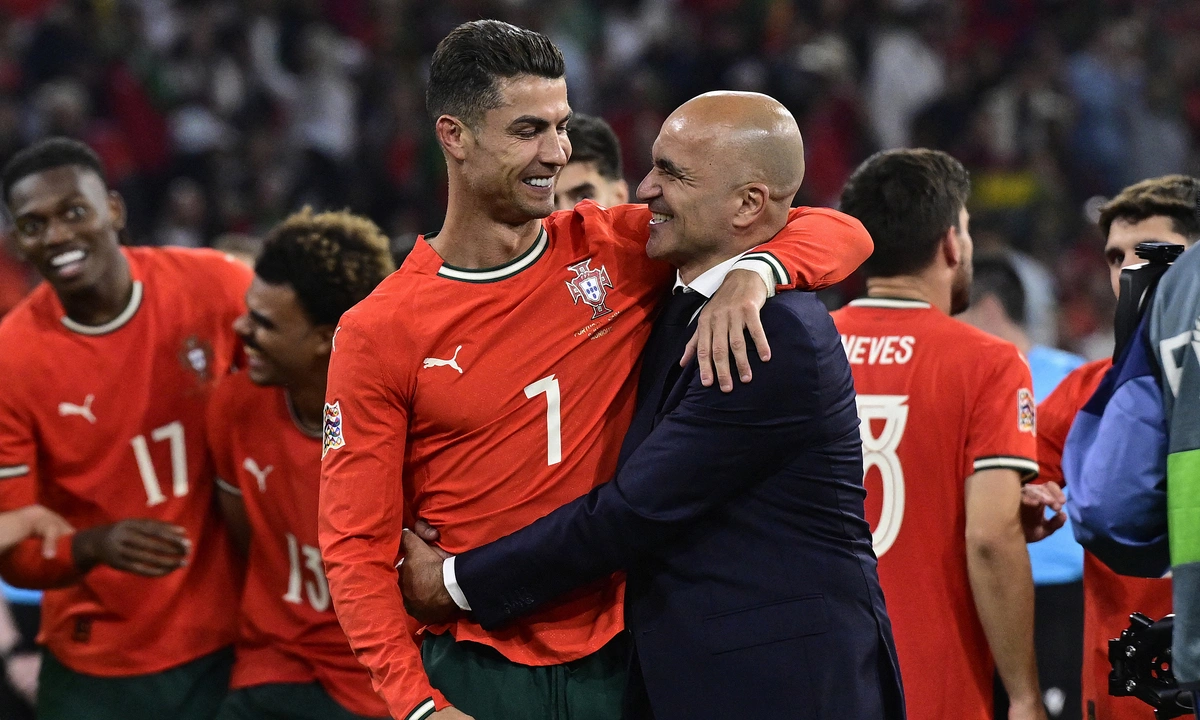 HLV tuyển Bồ Đào Nha đàm phán dẫn dắt Ronaldo ở Al Nassr - hình ảnh - vipqq88.com