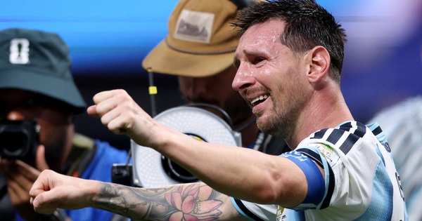 Messi nước mắt ràn rụa khi Argentina thắng nghẹt thở Ai Cập: Cảm xúc vỡ òa của nhà vua!: góc nhìn mới cho người chơi Việt - hình ảnh - vipqq88.com