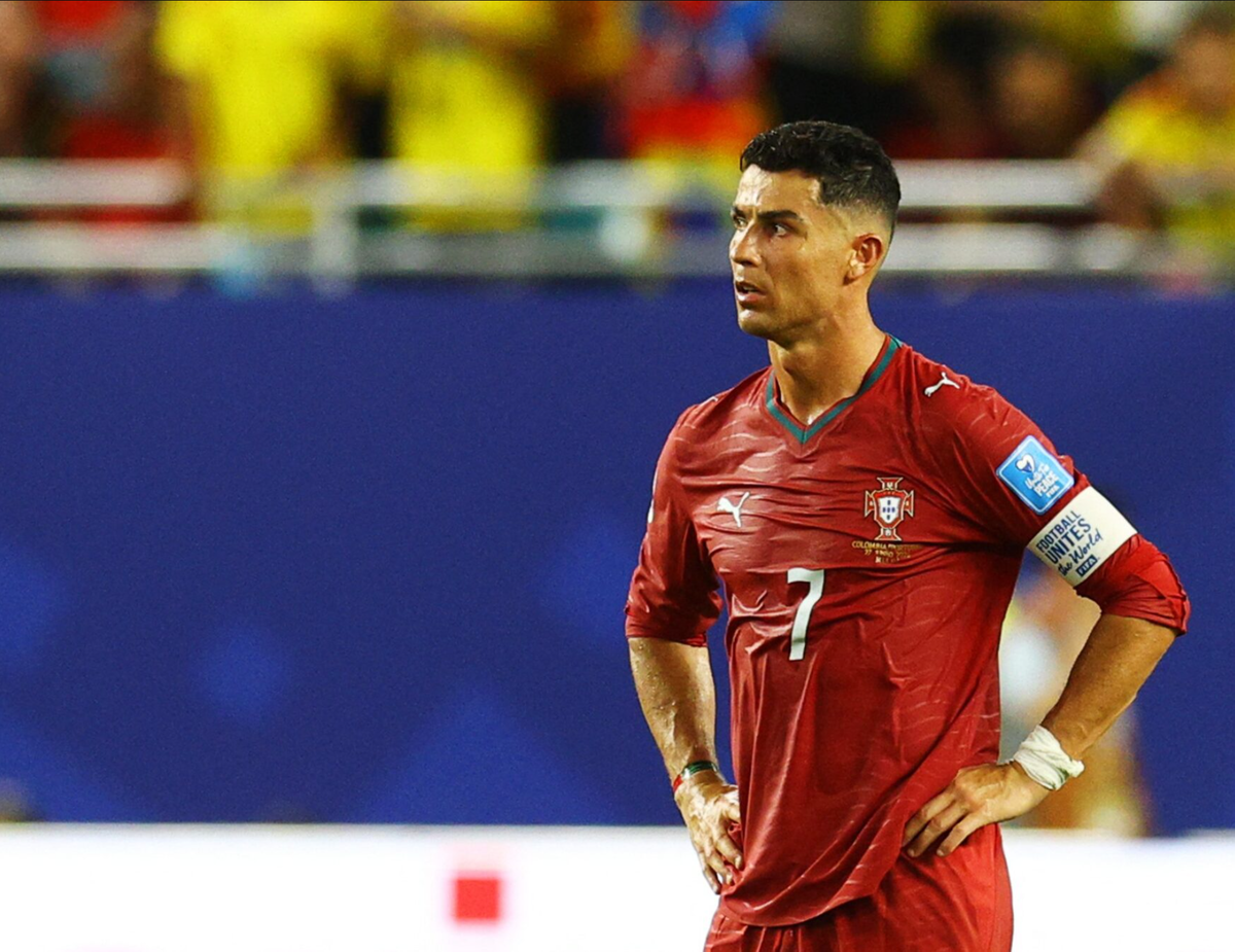 Nani: ‘Các đồng đội cần chạy thay phần Ronaldo’ - hình ảnh - vipqq88.com Nani: ‘Các đồng đội cần chạy thay phần Ronaldo’ - hình ảnh - vipqq88.com