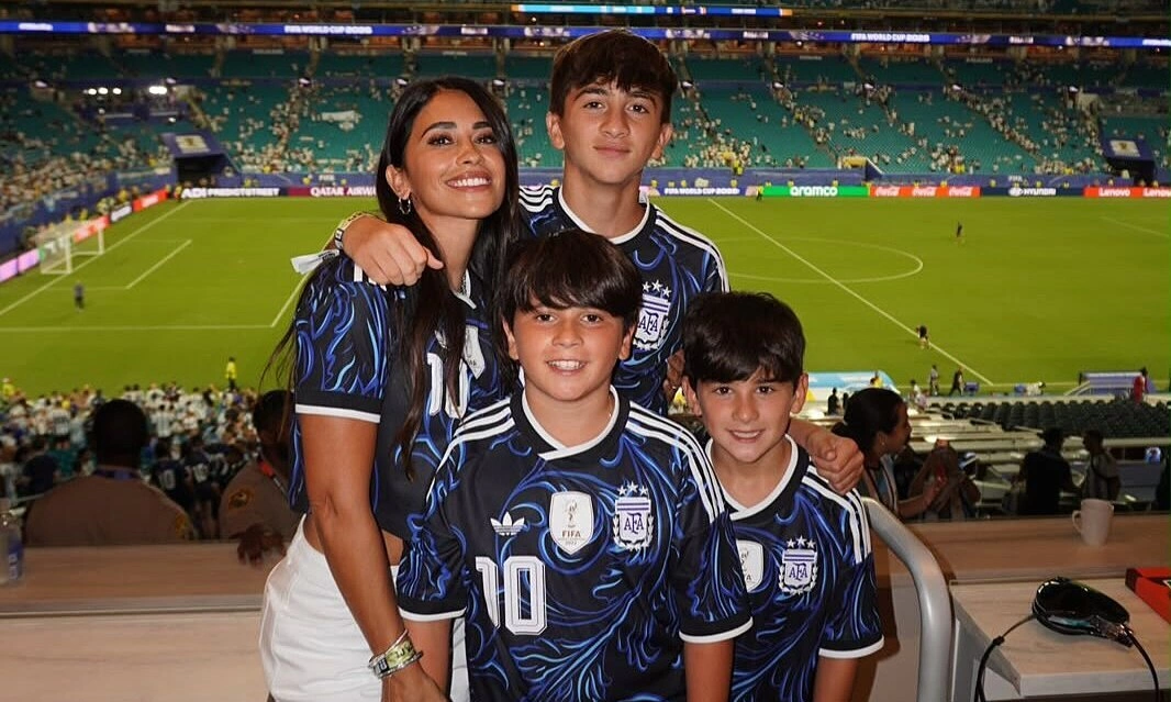 Vợ Messi cổ vũ cuồng nhiệt sau chiến thắng: Cảm hứng cho fan cá cược tại QQ88 - hình ảnh - vipqq88.com Vợ Messi cổ vũ cuồng nhiệt sau chiến thắng: Cảm hứng cho fan cá cược tại QQ88 - hình ảnh - vipqq88.com