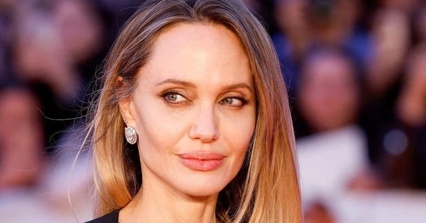 QQ88 bắn cá và vụ tranh chấp tài chính mới của Angelina Jolie với Brad Pitt - hình ảnh - vipqq88.com QQ88 bắn cá và vụ tranh chấp tài chính mới của Angelina Jolie với Brad Pitt - hình ảnh - vipqq88.com
